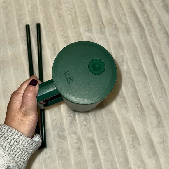 SIMPLY MODERN 40oz Green Tumbler with Lid and Straws - Picture 3 of 5